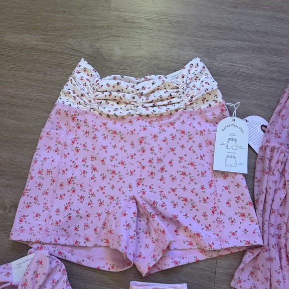 Blogilates Floral Shorts Gingham Legging Babydoll Dress Red Shorts Lot Large NWT - Picture 2 of 8